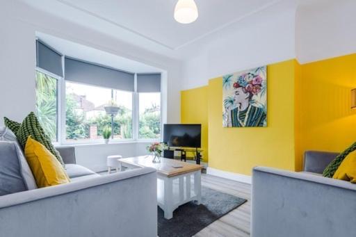 Contractor's Haven: Spacious Home Near Liverpool City Centre Exterior photo