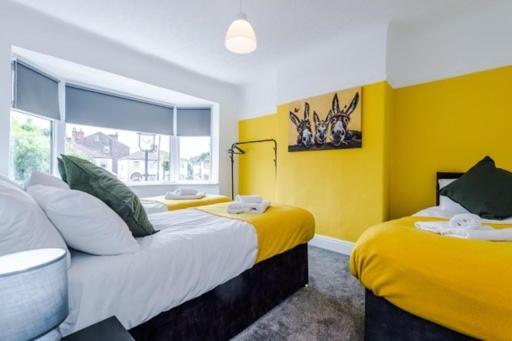Contractor's Haven: Spacious Home Near Liverpool City Centre Exterior photo